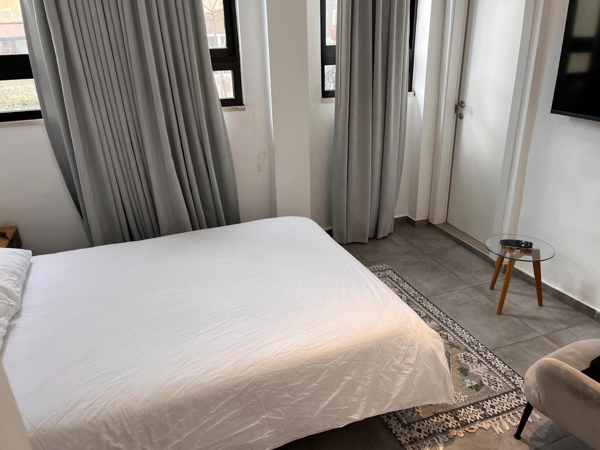 テル・アビブ Yona 8 Bed & Breakfast 部屋 写真